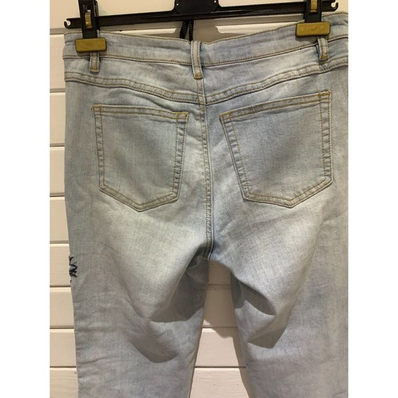 Northern Reflections Women Size 8 Crop Straight floral Embroidered jeans 29 x 24 - Picture 3 of 13